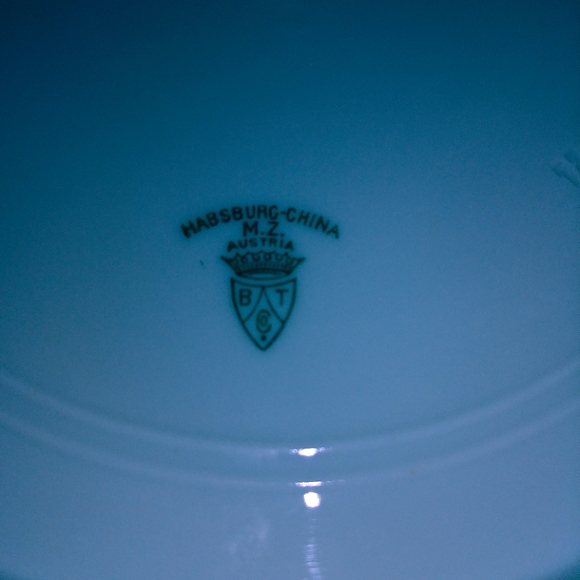 Habsburg China Dinner Plates - Picture 2 of 4